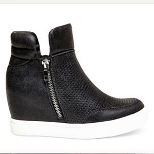 SALE Steve Madden Linqs hidden heel sneakers